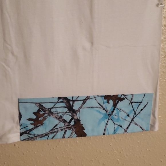 Shirts - Picture 4 of 5